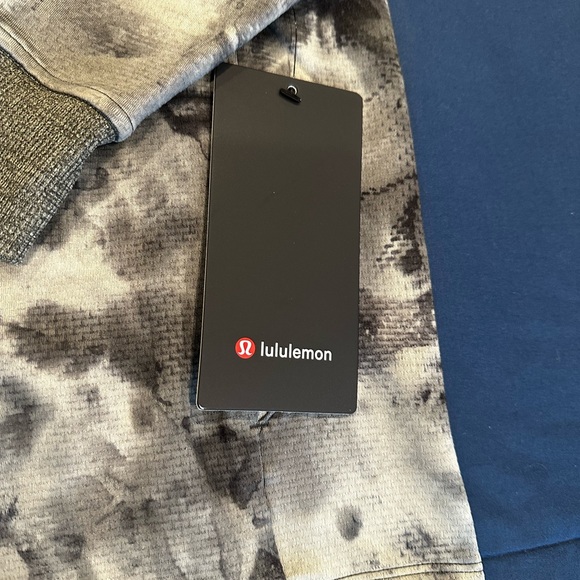 Men’s Lululemon Hooded Sweatshirt - Picture 4 of 5